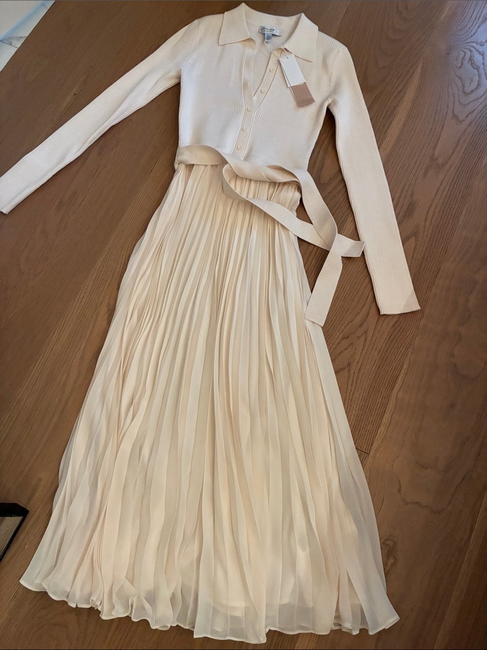 Ever New Molly Pleat Hem Polo Collar Knit Midi Dress. Cream. Size 4. NWT. - Picture 5 of 5